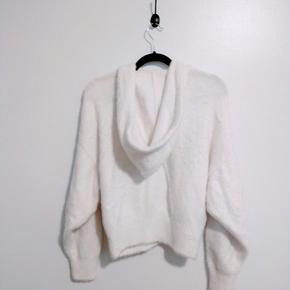 H&M fuzzie white hoodie with drawstrings size small - Picture 3 of 5